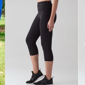 Lululemon Mind Over Miles 17” Luxtreme Crop Black Size 6